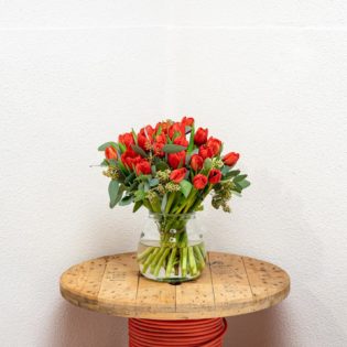 rode tulpen vooraanzicht bloemen bezorgen